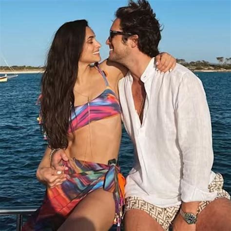 Esmeralda Pimentel Bikini
