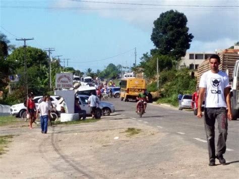 G1 Moradores Fazem Protesto Na BA 882 E Fecham Dois Sentidos Da