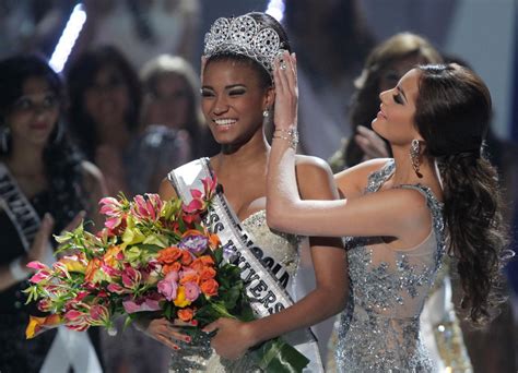 Leila Lopes Miss Angola Couronn E Miss Univers Timodelle Magazine