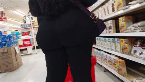 PAWG Big Ass And Perfect Shape Spandex Leggings Yoga Pants Forum
