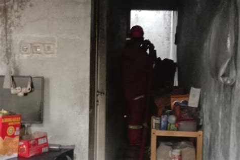 Foto Dapur Rumah Kontrakan Di Depok Terbakar Saat Ditinggal