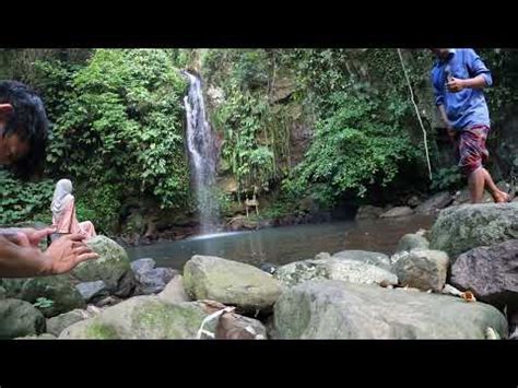 Nekat Main Di Air Terjun Menjelang Maghrib Vibesnya Berasa Dalam Film