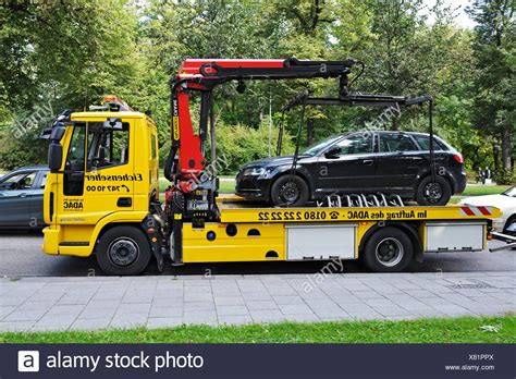 Tow Truck Stock Photos & Tow Truck Stock Images - Alamy