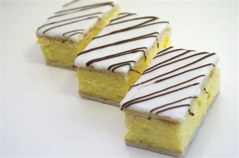 Small Custard Slices X6 Lewis Pies