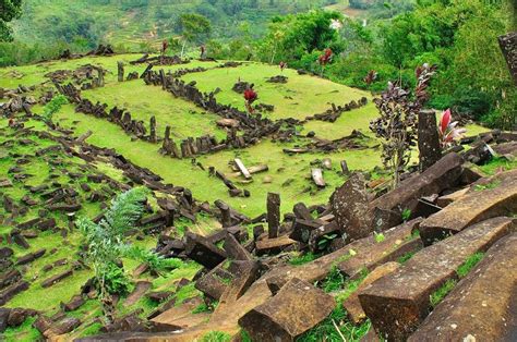 Penemuan Viral Di Situs Gunung Padang Koin Kuno Berusia Sm