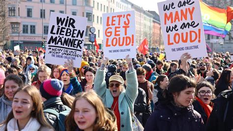 M Rz Tausende Demonstrieren Am Weltfrauentag In Berlin Zeit Online