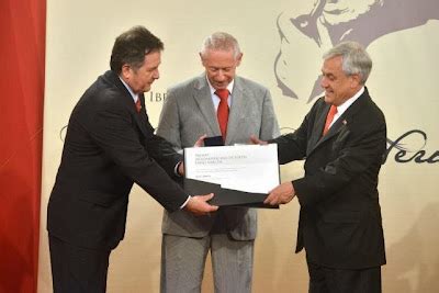 Del Castillo Literario El Poeta Jos K Zer Recibe El Premio