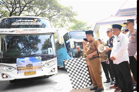 Sebanyak Jemaah Haji Kabupaten Bekasi Dilepas Pemkab Bekasi