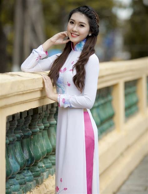 Hình ảnh hot girl Gái xinh mặc áo dài trắng đẹp nhất THCS Hồng Thái