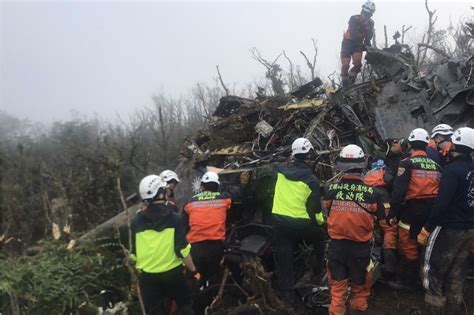 【獨家】黑鷹墜毀前飛行無異狀 生還者：突然下降後才撞擊翻滾 上報 焦點