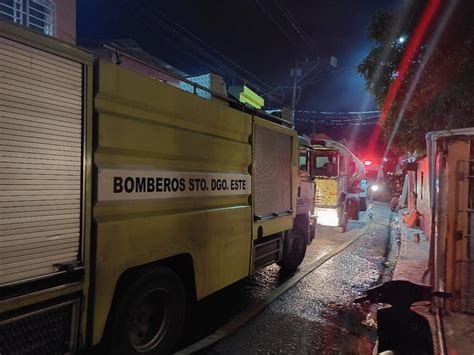 Fuego Reduce A Cenizas Varias Viviendas En Sde