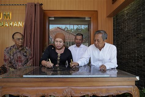 Prof Sudharto Meresmikan Museum Universitas Semarang USM