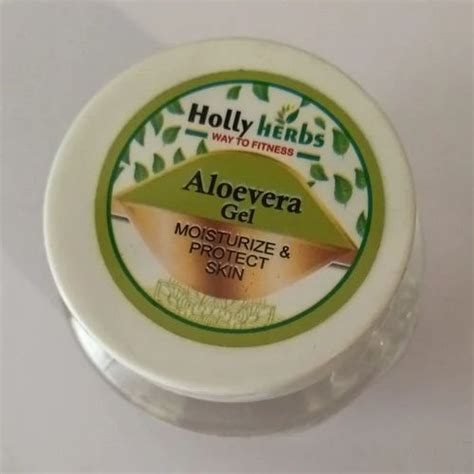 Holly Herbs Aloe Vera Gel Moisturize Protect Skin 100gm Packaging