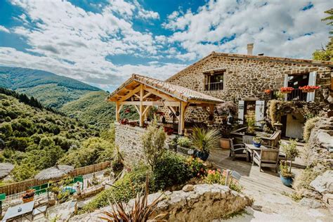 Maison D H Tes Vendre Avec Piscine En Ard Che Chirols