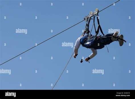 Rudopolje Zip Line Pazi Medo Dugacak Je Metara I