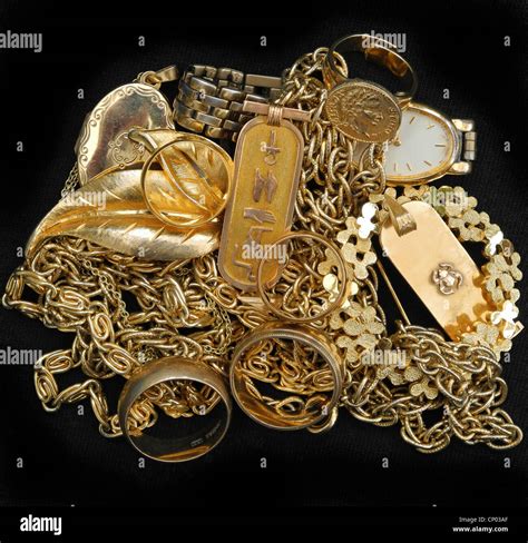 Scrap Gold Jewellery Jewelry Hi Res Stock Photography And Images Alamy