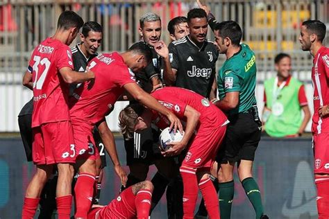 Serie A Roundup Juventus Suffer Shock Defeat To Monza Fiorentina And