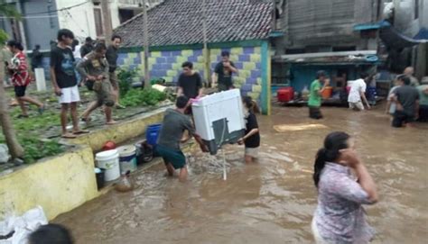 600 Rumah Terendam Banjir Bandang Braga Bandung Tangerang Raya