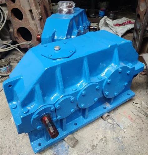 GEAR EN9 SHAFT EN24 Crane Duty Helical Gear Box HR 400 At 50500 In