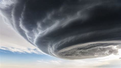 National Geographic Fotowettbewerb Ufo Wolken Und Blaue Mädchen Der