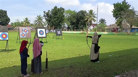 Intip Kegiatan Kakak Latihan Memanah Lapangan Panahan Deket Rumah