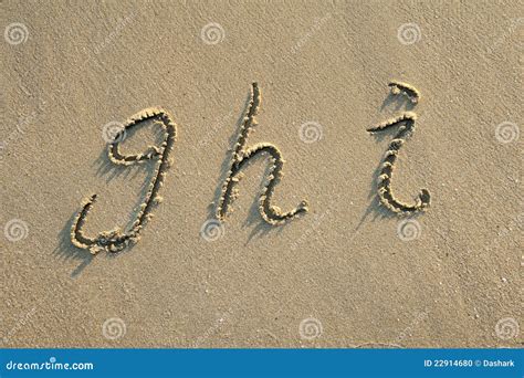 Letras Do Alfabeto Na Areia Na Praia Foto De Stock Imagem De Praia