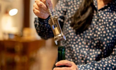 Comment ouvrir une bouteille de vin la manière correcte