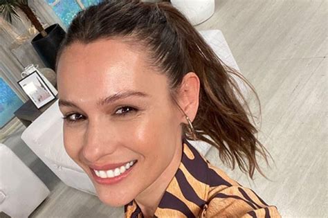 La confesión hot de Pampita practica sexting y reveló cuál es su límite Canal