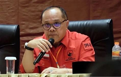 Komisi Ii Dpr Ambil Keputusan Tingkat I Tiga Ruu Dob Papua Tajam