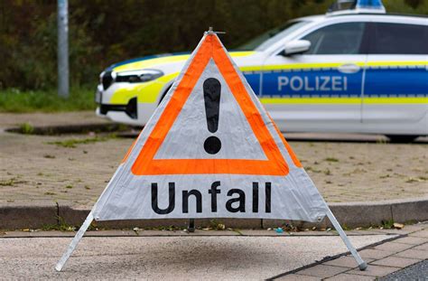 Landkreis Ravensburg Auto Geht Nach Unfall In Flammen Auf