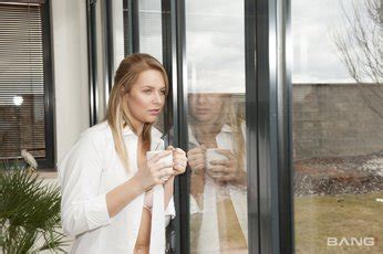 Hot Nikky Dream Lets Two Guys Fuck Her Together Photos