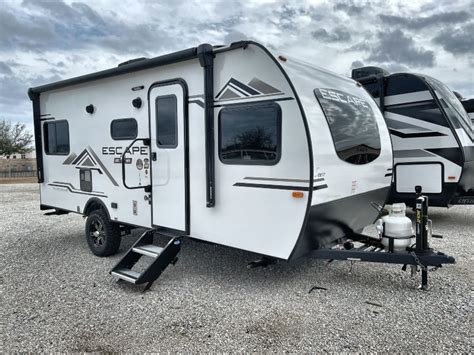 8 Best Travel Trailers Without Slideouts