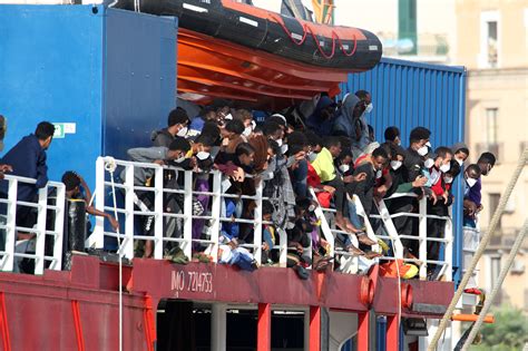 Open Arms Soccorsi 30 Migranti In Acque Internazionali LaPresse