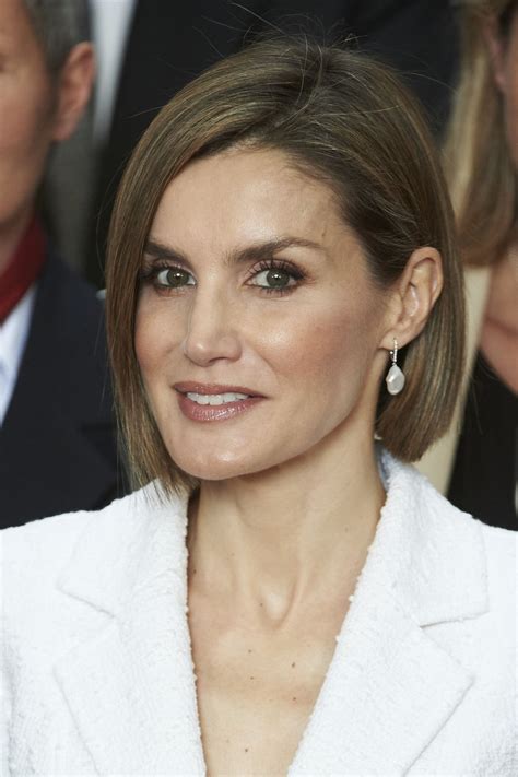 12 Chin-Length Haircuts to Try and How to Know If It's Right for Your ...