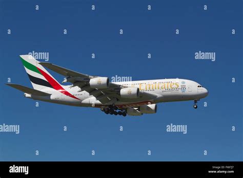 Emirates, Airbus A380-861, super jumbo jet , flight EK151 on final ...