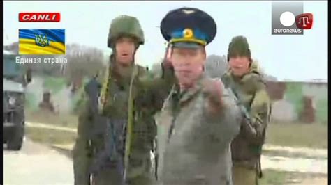 Видео: Российские военные стреляют в воздух у авиабазы в Бельбеке - YouTube