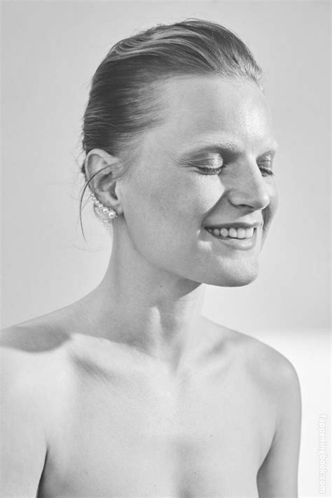 Guinevere Van Seenus Nude OnlyFans Leaks Fappening FappeningBook