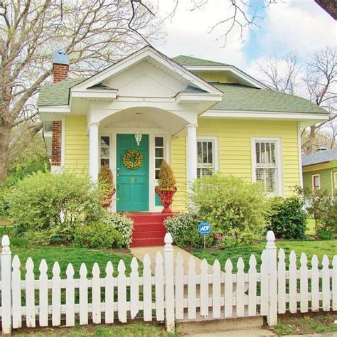 Collection 90 Pictures What Color Shutters Go With A Yellow House Latest