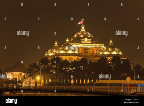 Night view of Swaminarayan Akshardham, a famous beautiful Hindu temple ...