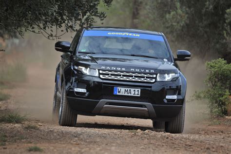 Imp Land Rover Elige El Goodyear Efficientgrip Suv Para Su Range Rover