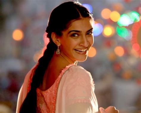 Wallpapersraanjhanaa Sonam Kapoor Hd Wallpapers Raanjhanaa Sonam