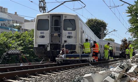 El Descarrilament D Un Tren A Sitges Afecta La L Nia De Rodalies Que