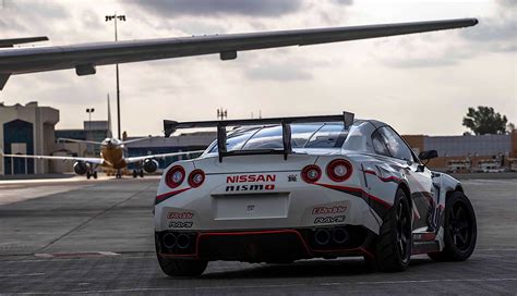 Nissan GT R Breaks World Record For Fastest Drift Performs One At Over