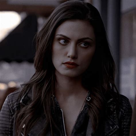 Hayley Marshall Phoebe Tonkin Hayley And Klaus Phoebe Tonkin H2o