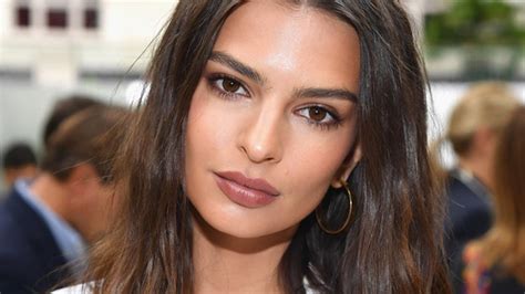 Emily Ratajkowski Sends Her Fans Crazy As She Unveils A Steamy New