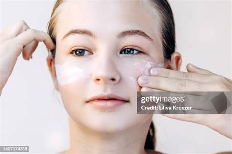 Young Nude Girl Models Imagens E Fotografias De Stock Getty Images