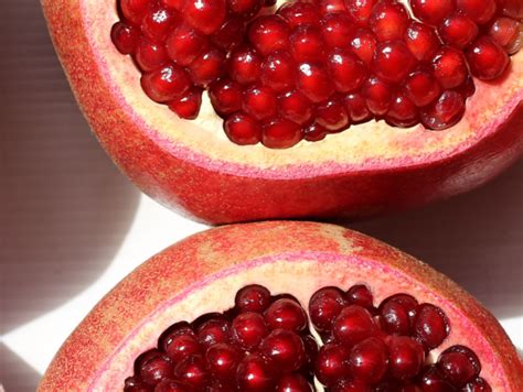 10 Benefits Of Pomegranate Leaves