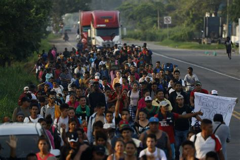 Autoridades Mexicanas Detienen A Caravana Migrante En Chiapas