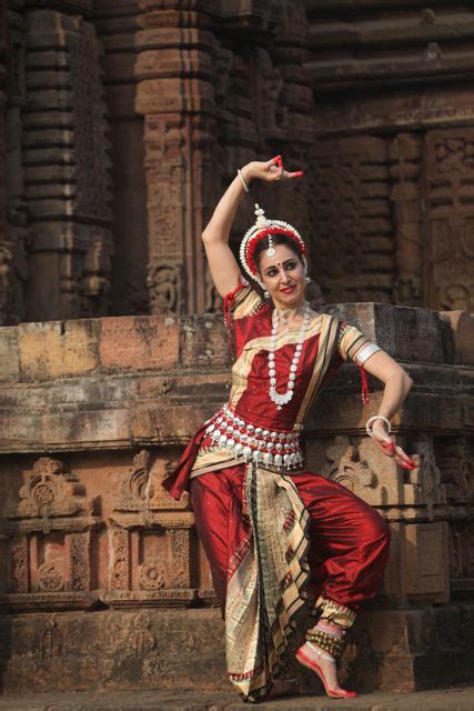 Tourism Odisha: Odissi dance steps