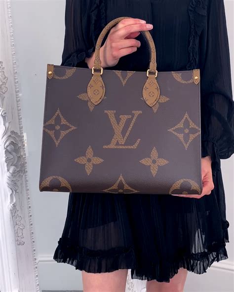 The Ultimate Louis Vuitton Onthego Tote Bag Guide Outfit Video Artofit